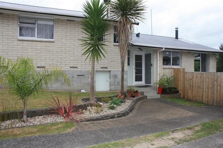 Photo of property in 26 Resolution Road, Welcome Bay, Tauranga, 3112
