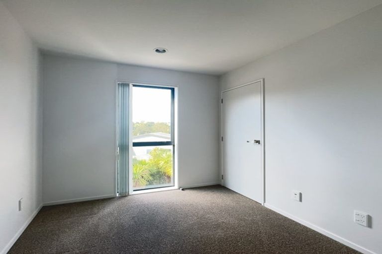 Photo of property in 17/10 Silver Moon Road, Albany Heights, Auckland, 0632