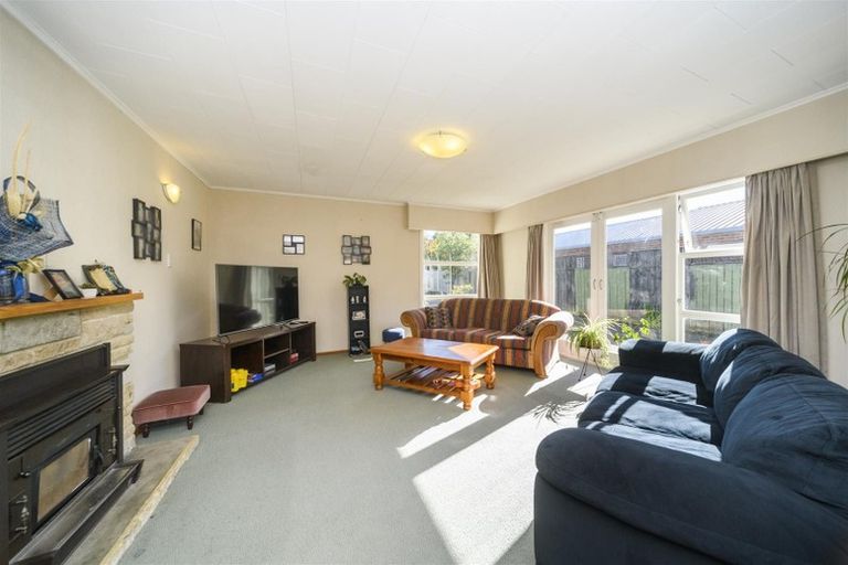 Photo of property in 16 Maunder Street, Marton, 4710