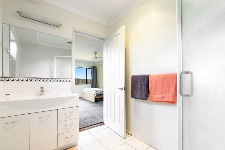 Photo of property in 79 Waterside Drive, Pyes Pa, Tauranga, 3112