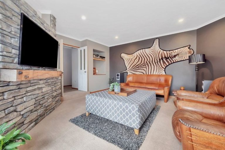 Photo of property in 19 Cranbrook Place, Rototuna North, Hamilton, 3210