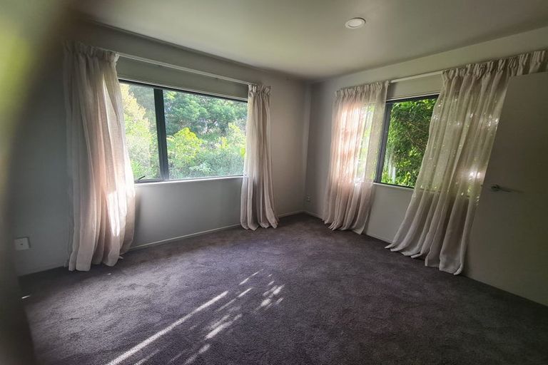 Photo of property in 12 Hazel Glen, Bayview, Auckland, 0629