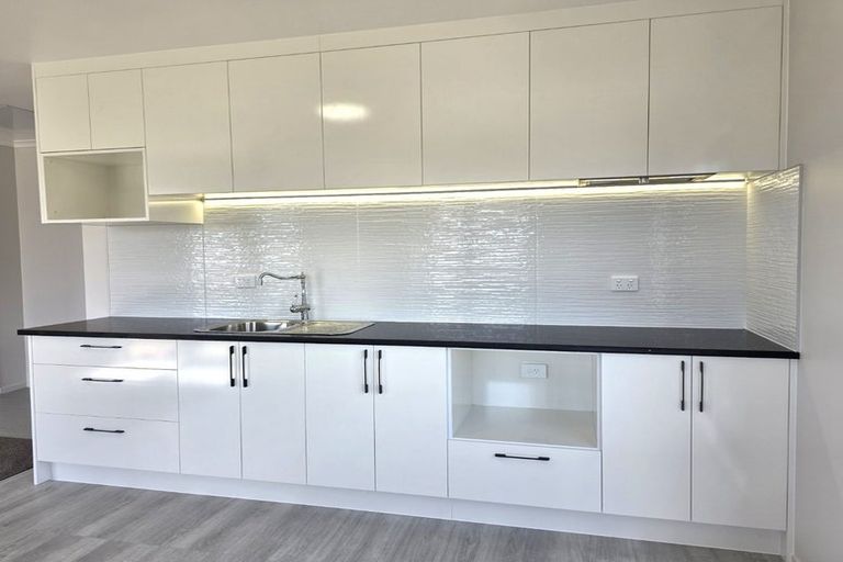 Photo of property in 21 Tranent Road, Mangere, Auckland, 2022