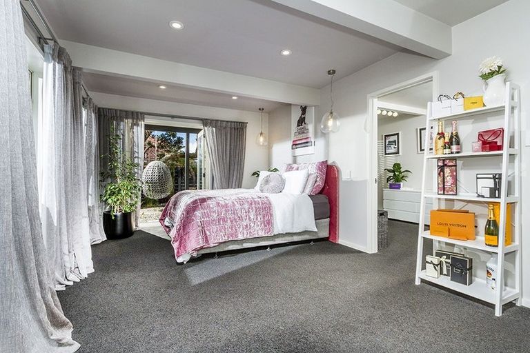 Photo of property in 24 Muritai Road, Milford, Auckland, 0620