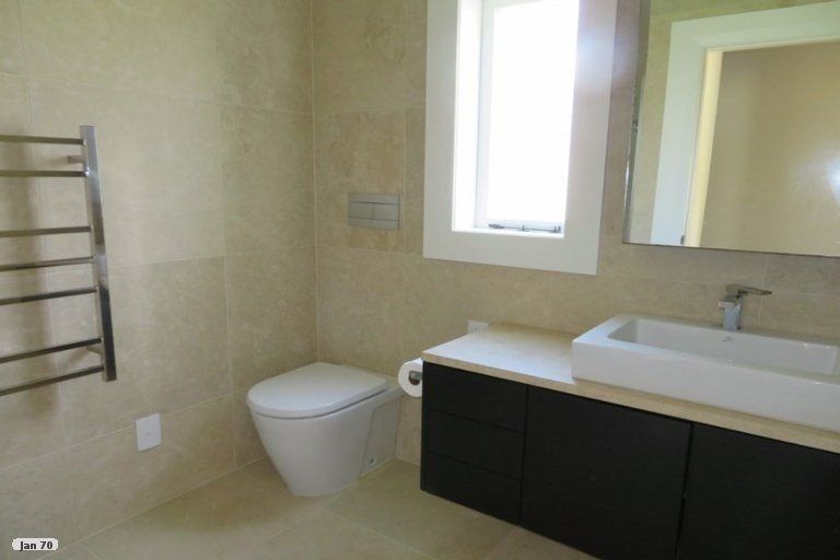 Photo of property in 16a Clifton Road, Hauraki, Auckland, 0622