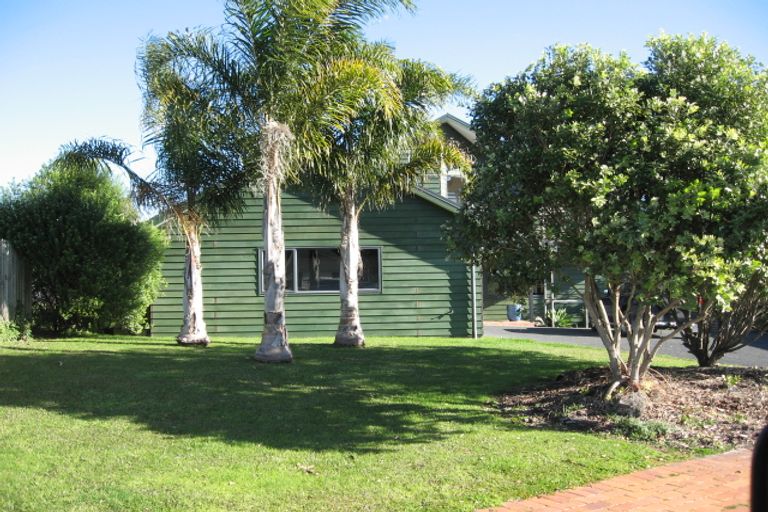 Photo of property in 2 Spinnaker Point, Haruru, 0204