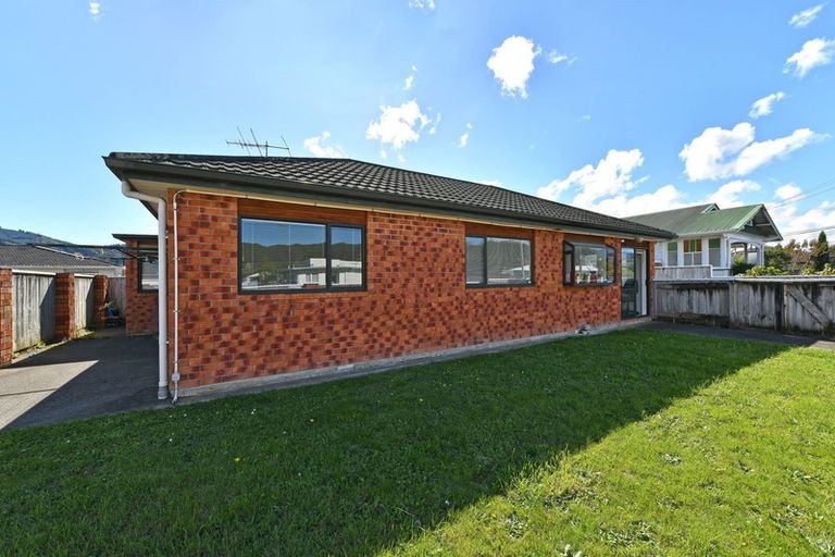 Photo of property in 30 Ararino Street, Trentham, Upper Hutt, 5018