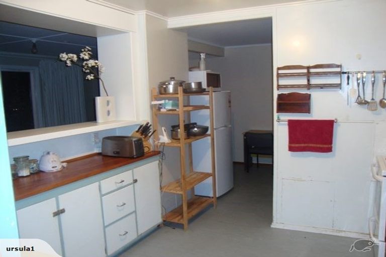 Photo of property in 76-78 Sievers Grove, Cannons Creek, Porirua, 5024