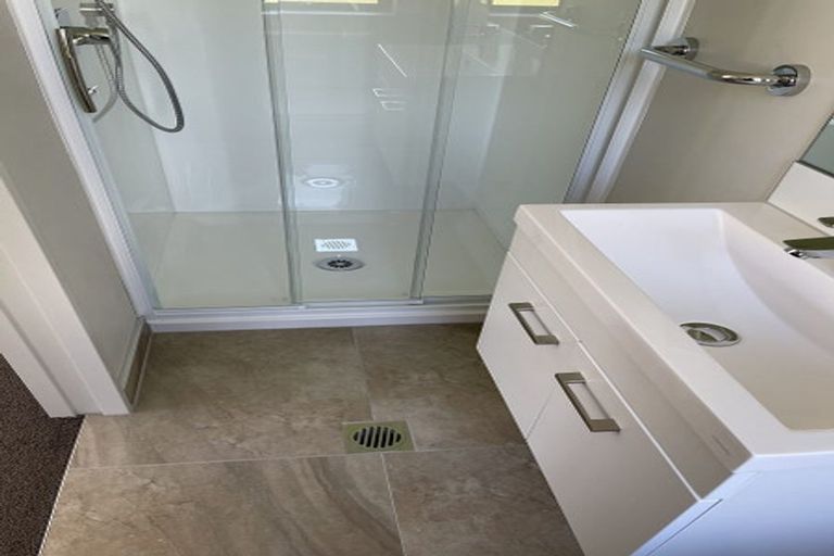 Photo of property in 60c Seymour Road, Sunnyvale, Auckland, 0612