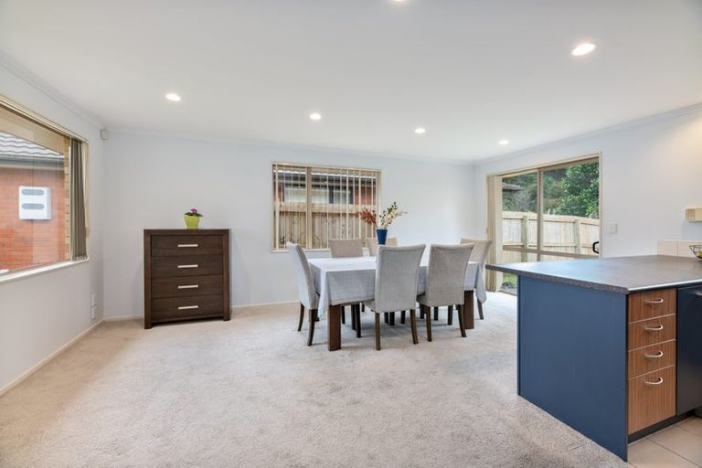 Photo of property in 32 Lomas Way, Albany, Auckland, 0632