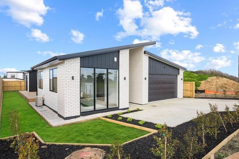 Photo of property in 65 Clarks Beach Road, Clarks Beach, 2122