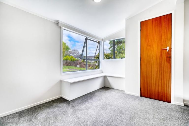 Photo of property in 10 Brunner Road, Glen Eden, Auckland, 0602