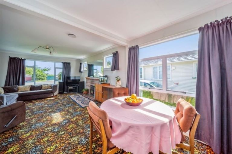 Photo of property in 14 Cowling Road, Hurdon, New Plymouth, 4310