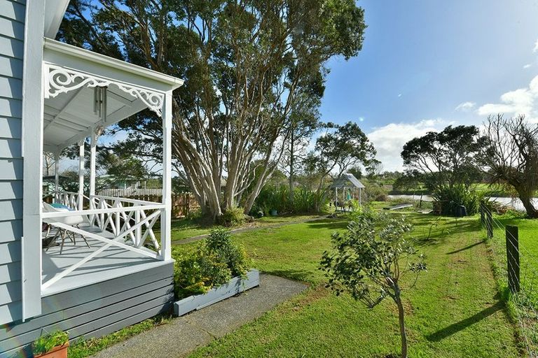 Photo of property in 11 Green Lane, Helensville, 0800