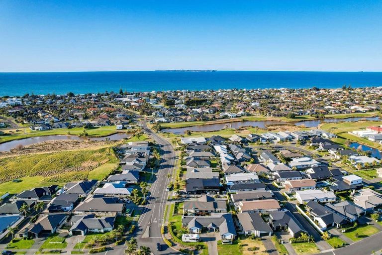 Photo of property in 63 The Boulevard, Papamoa Beach, Papamoa, 3118