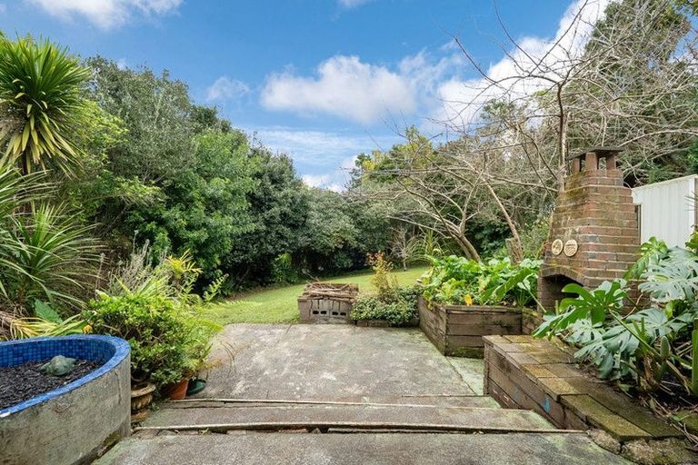 Photo of property in 1/5 Flavia Close, Torbay, Auckland, 0630