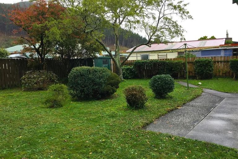 Photo of property in 8 He Awa Crescent, Waikanae, 5036
