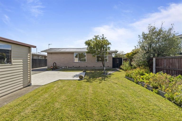 Photo of property in 6 Dulles Place, Papanui, Christchurch, 8053