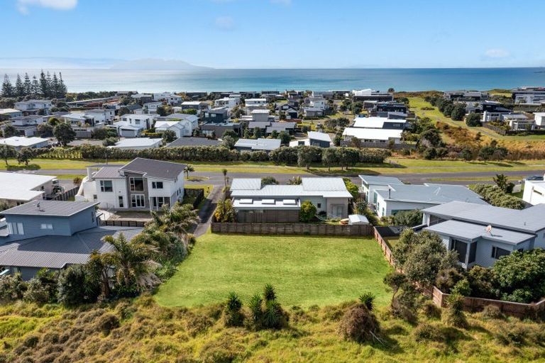 Photo of property in 18 Mangatawhiri Road, Omaha, 0986