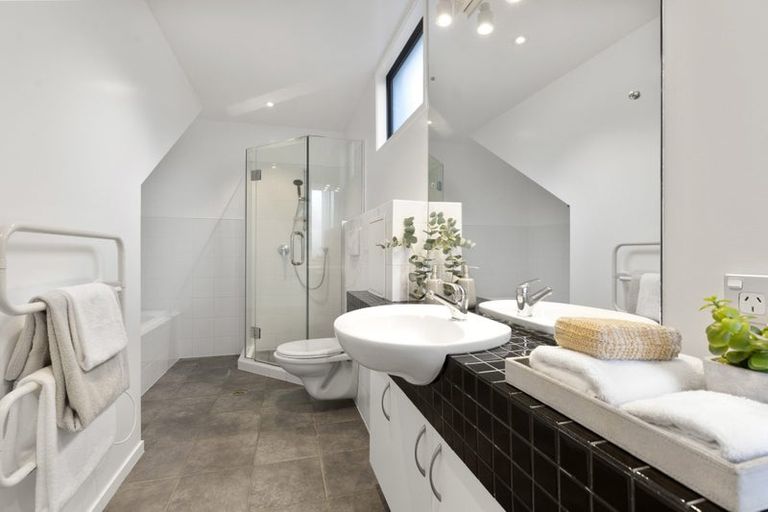 Photo of property in 63a Beresford Street, Bayswater, Auckland, 0622