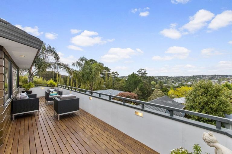 Photo of property in 2/40 Carlisle Road, Browns Bay, Auckland, 0630