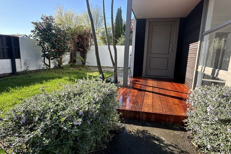 Photo of property in 91 Memorial Avenue, Ilam, Christchurch, 8053