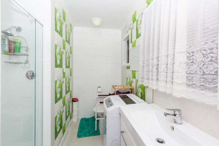 Photo of property in 1/76 Eliot Street, New Plymouth, 4310