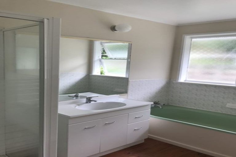 Photo of property in 6 Cherry Grove, Strathmore Park, Wellington, 6022