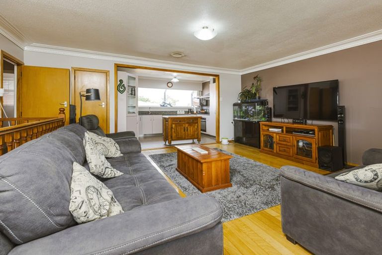 Photo of property in 2/93 Kenderdine Road, Papatoetoe, Auckland, 2025