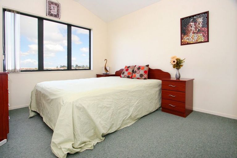 Photo of property in 25/45 Secoia Crescent, Mangere, Auckland, 2022