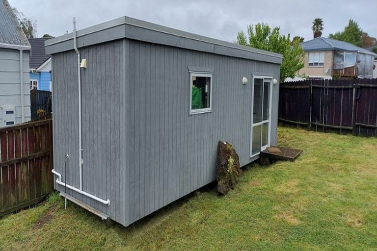 Photo of property in 5 Iris Place, Clendon Park, Auckland, 2103