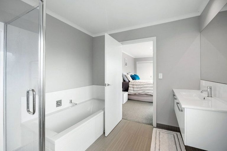 Photo of property in 46 Plescher Crescent, Leamington, Cambridge, 3432