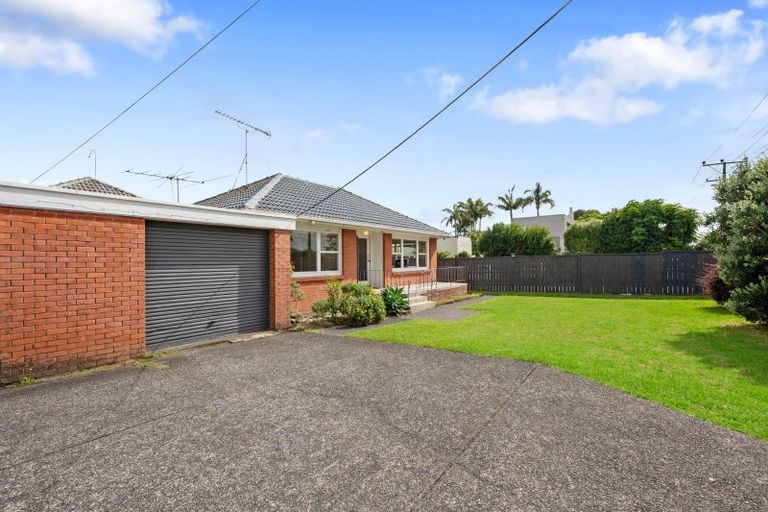 Photo of property in 1/163 Shakespeare Road, Milford, Auckland, 0620