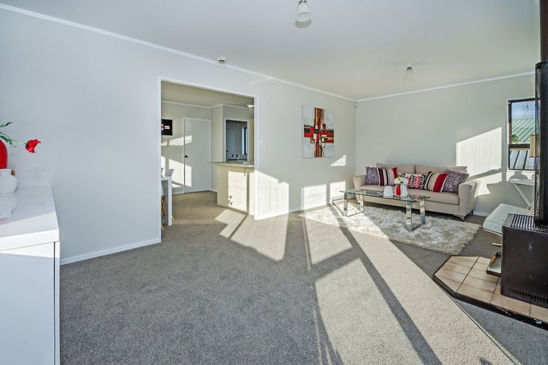 Photo of property in 199 Carnoustie Drive, Wattle Downs, Auckland, 2103