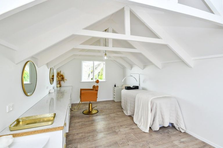 Photo of property in 25 Village Way, Ardmore, Papakura, 2582