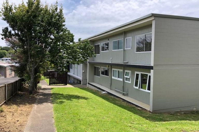 Photo of property in 1/34 Uxbridge Road, Mellons Bay, Auckland, 2014