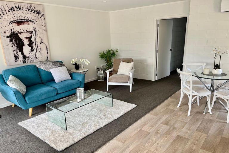 Photo of property in 192 Henderson Valley Road, Henderson, Auckland, 0612