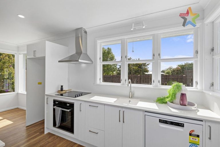 Photo of property in 162 Queen Street West, Levin, 5510