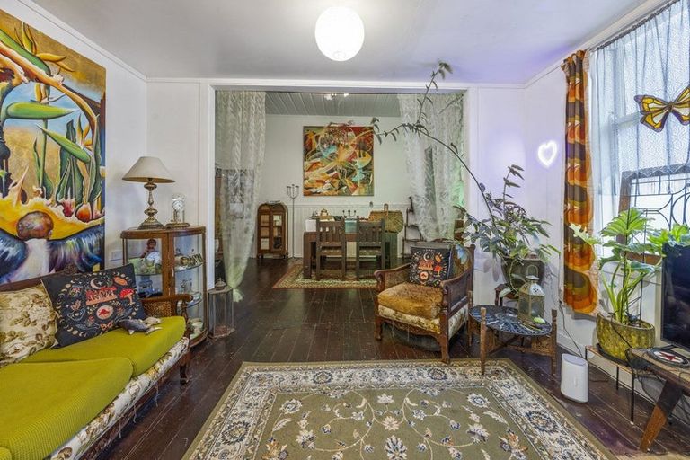 Photo of property in 96 Bridge Street, Eltham, 4322