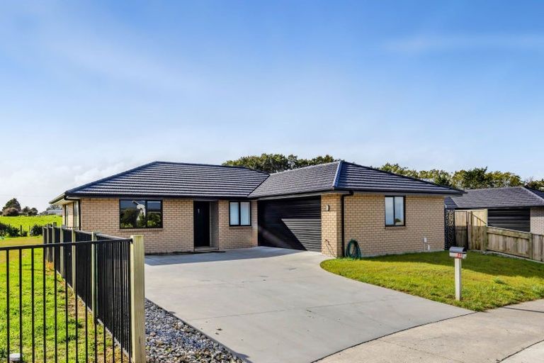 Photo of property in 1 Macbeth Street, Stratford, 4332