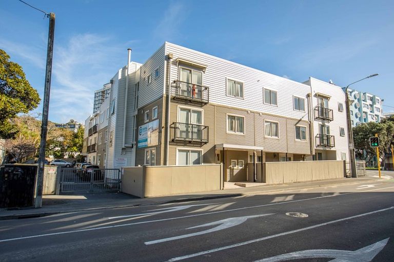 Photo of property in 1/363 Willis Street, Mount Cook, Wellington, 6011