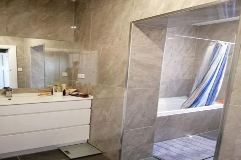 Photo of property in 8 Northcote Road, Northcote, Christchurch, 8052