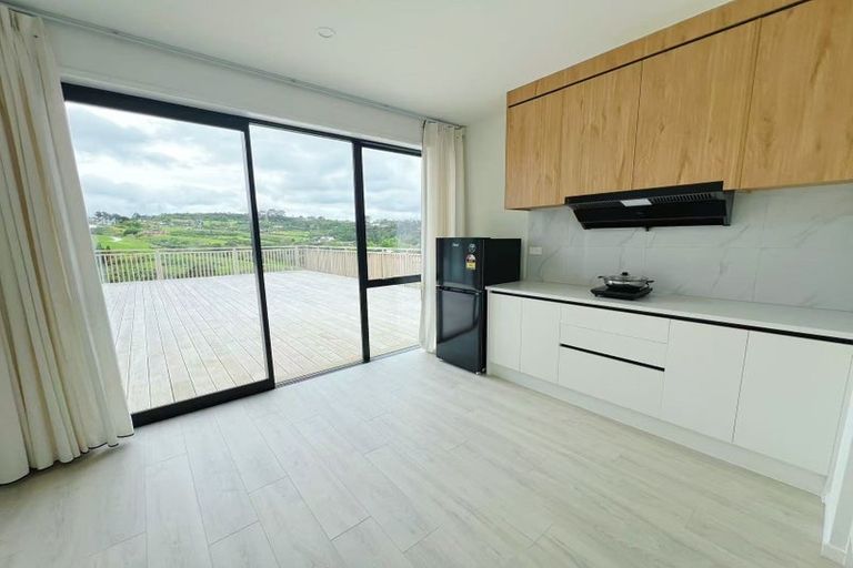 Photo of property in 8 Backridge Way, Flat Bush, Auckland, 2019