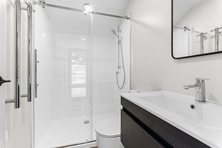 Photo of property in 120 Mangorei Road, Merrilands, New Plymouth, 4312