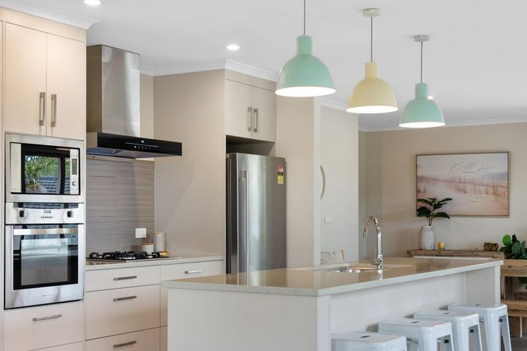 Photo of property in 208 Ballintoy Park Drive, Welcome Bay, Tauranga, 3175