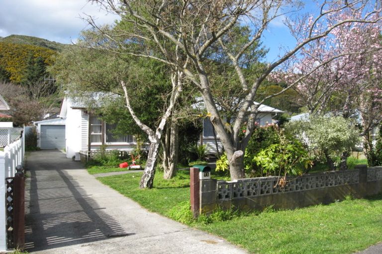 Photo of property in 71 Peel Place, Wainuiomata, Lower Hutt, 5014
