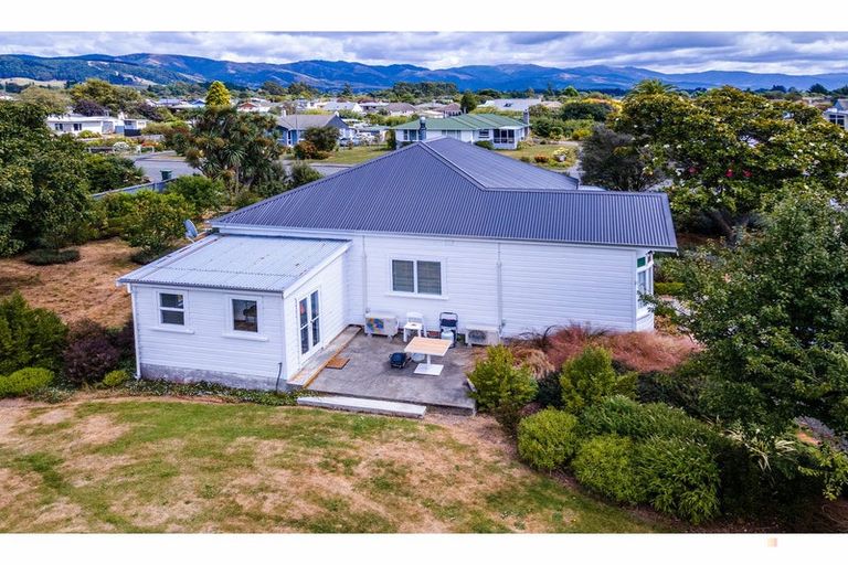 Photo of property in 43 Rhodes Street, Waimate, 7924