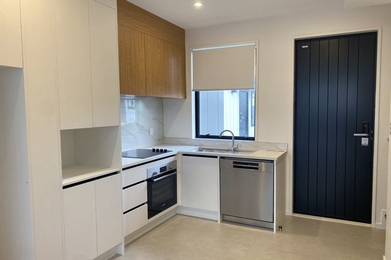 Photo of property in 9/28 Lavelle Road, Henderson, Auckland, 0612