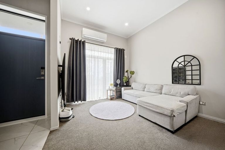 Photo of property in 117 Hobsonville Point Road, Hobsonville, Auckland, 0616