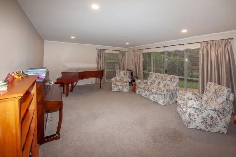 Photo of property in 10 Myers Grove, Churton Park, Wellington, 6037